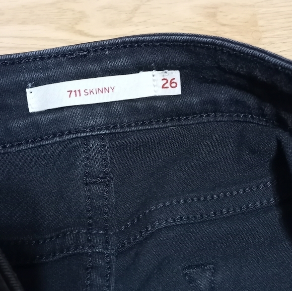 Levi's black 711 skinny jeans. Size 26. EUC. - Picture 6 of 8